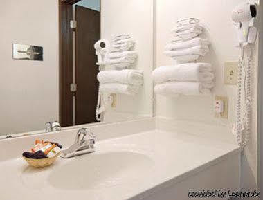 Super 8 By Wyndham Walnut Hotel Ngoại thất bức ảnh